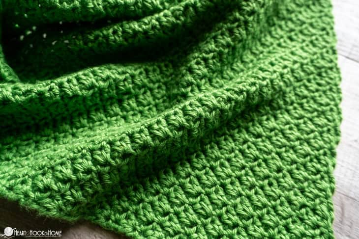 Sample of a green colorway of the Dog Bandana crochet pattern.