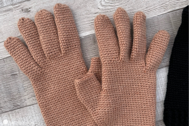 tan crochet gloves with fingers