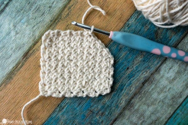 Corner to Corner Moss Stitch Tutorial Step by Step - Heart Hook Home