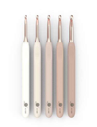 Crochet Hook Set w/Hard Case - Heart Hook Home