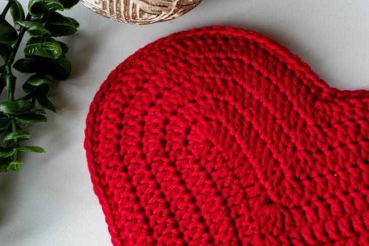 how to crochet a heart