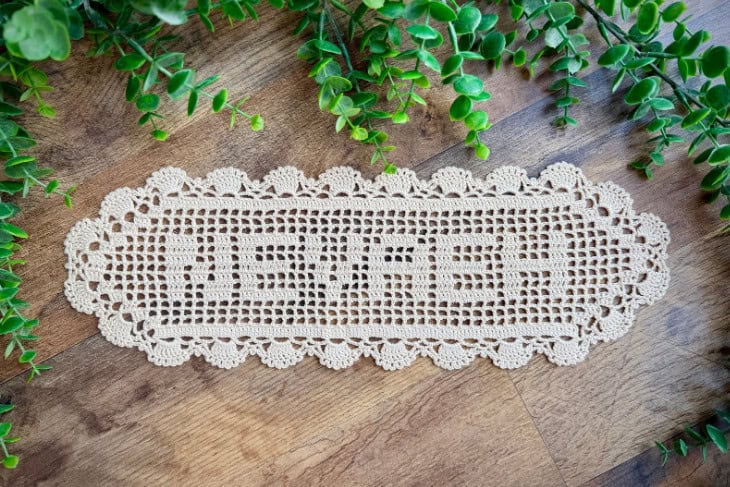Naveah filet crochet sample with name