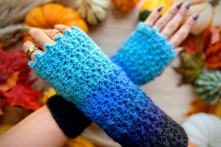 gradient blue crochet fingerless gloves
