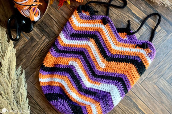 easiest Halloween trick-or-treat bag pattern